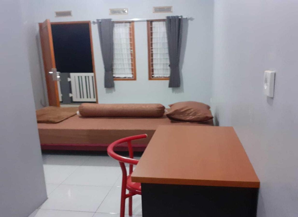 Nabila Syar'I Guest House Padalarang Exterior foto